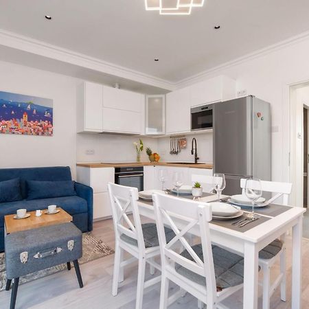 Apartment Ella โตรกีร์ ภายนอก รูปภาพ