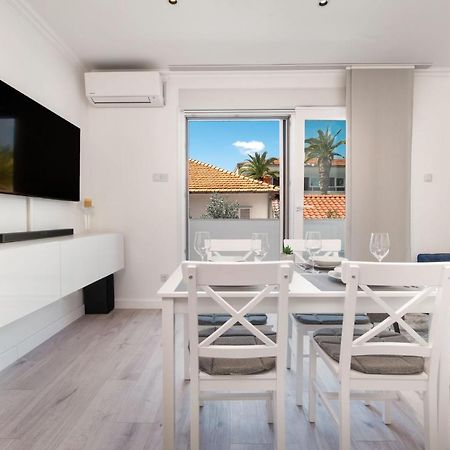 Apartment Ella โตรกีร์ ภายนอก รูปภาพ
