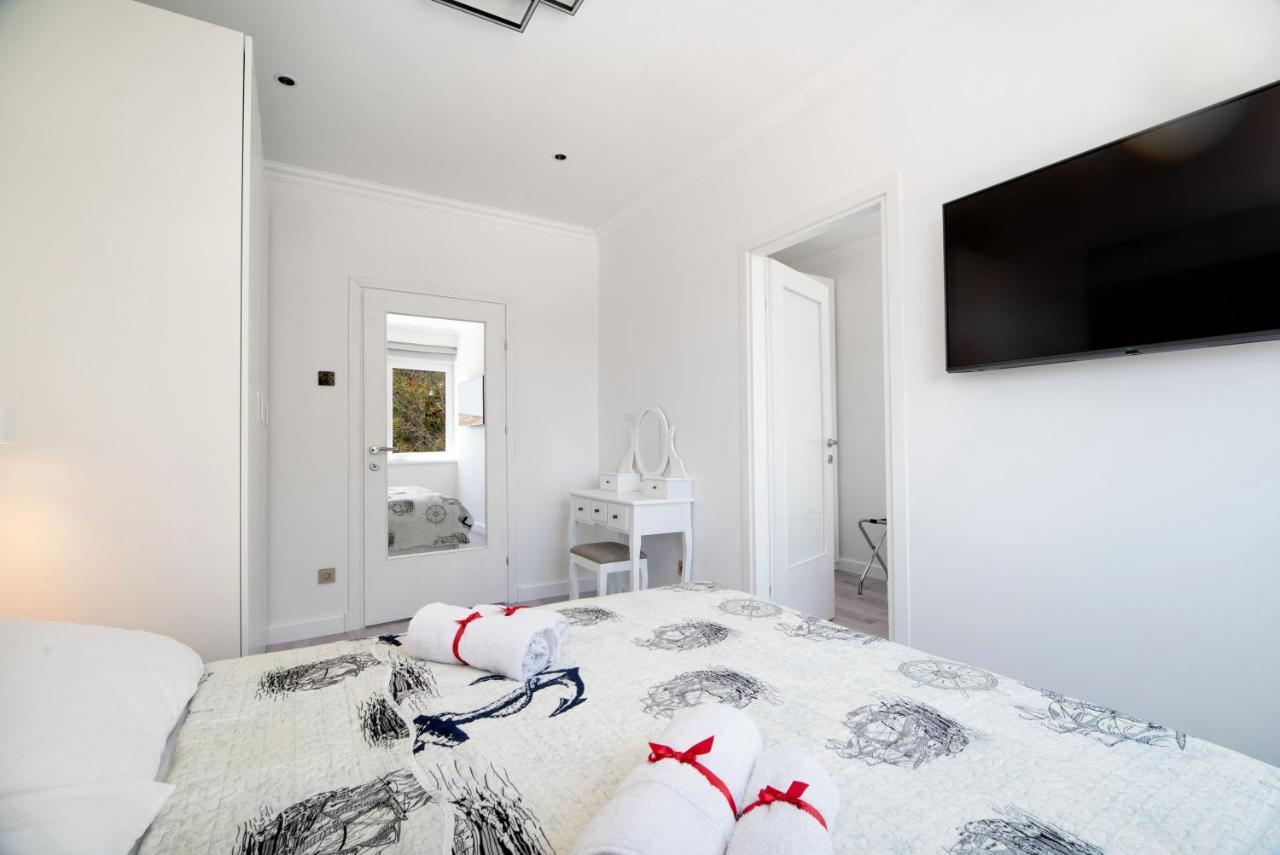 Apartment Ella โตรกีร์ ภายนอก รูปภาพ