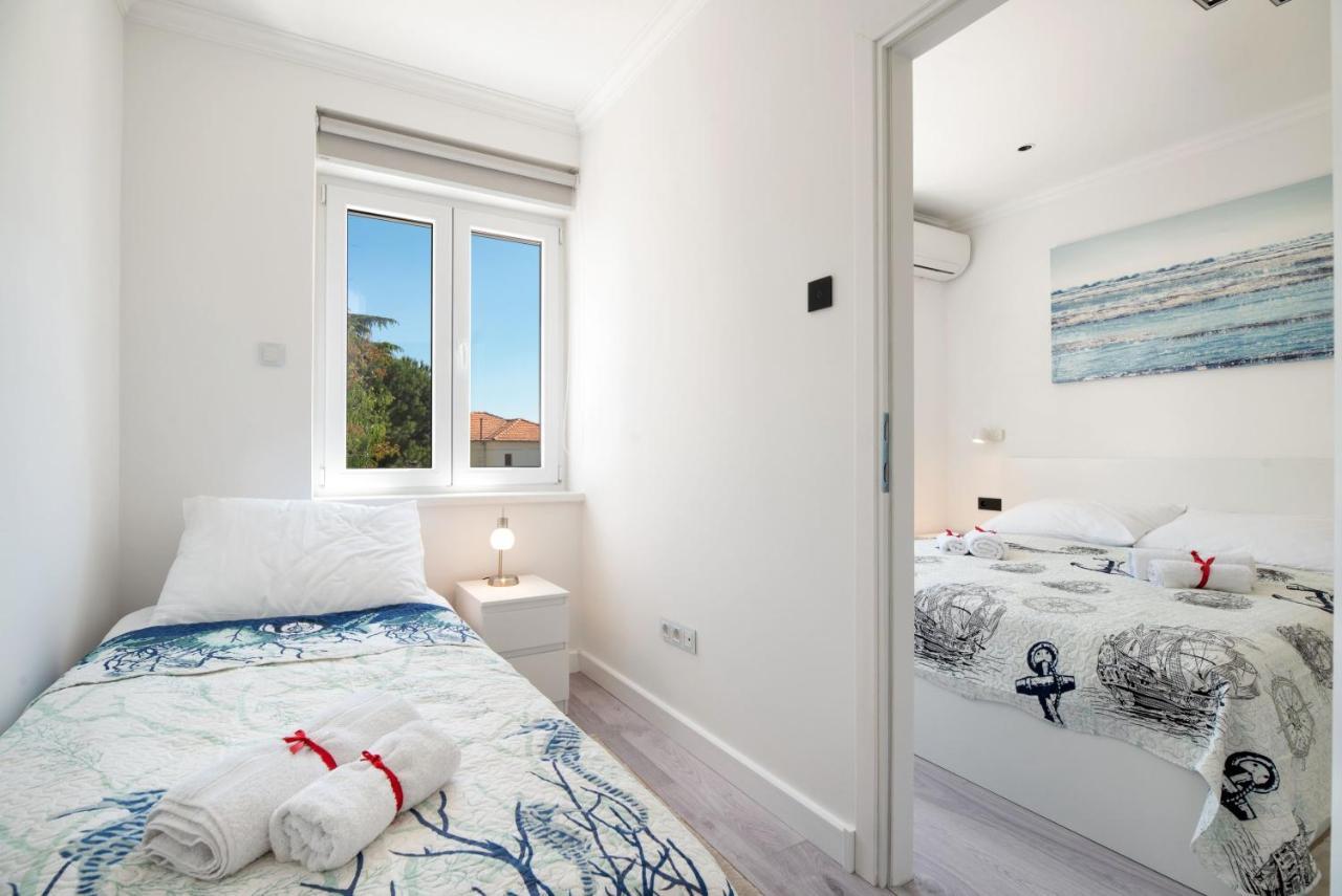 Apartment Ella โตรกีร์ ภายนอก รูปภาพ
