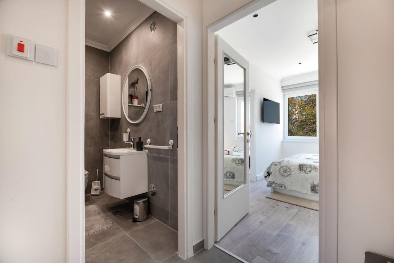 Apartment Ella โตรกีร์ ภายนอก รูปภาพ