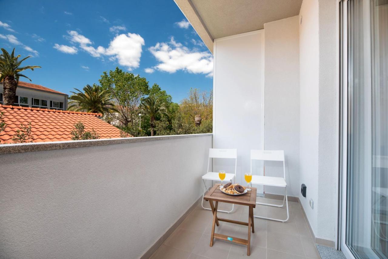 Apartment Ella โตรกีร์ ภายนอก รูปภาพ