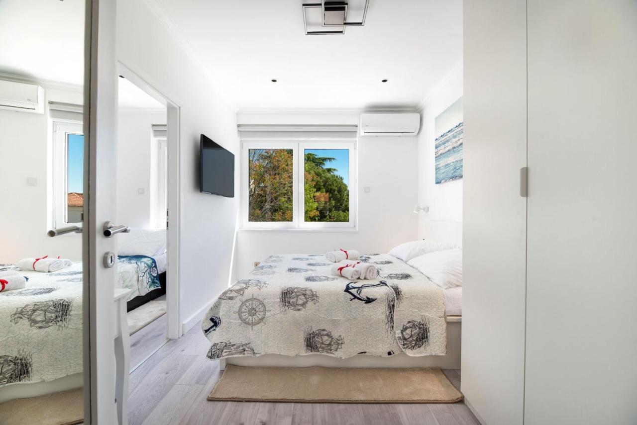 Apartment Ella โตรกีร์ ภายนอก รูปภาพ